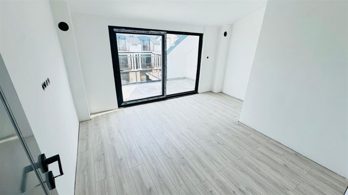 Image No.10-1 Bed Apartment for sale