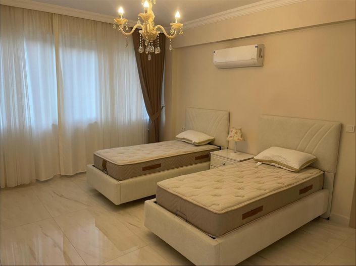Image No.20-8 Bed Villa for sale