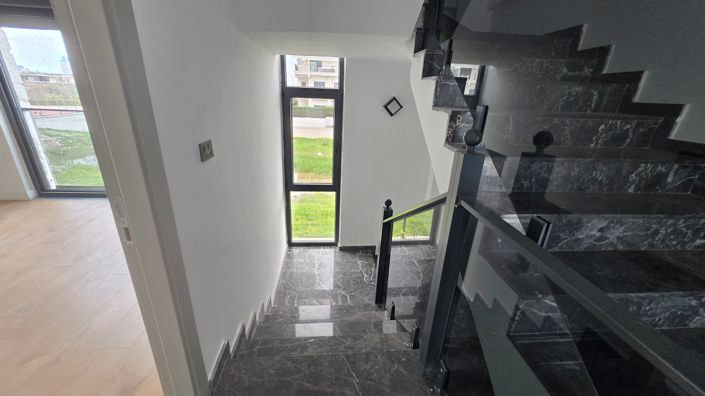 Image No.20-5 Bed Villa for sale