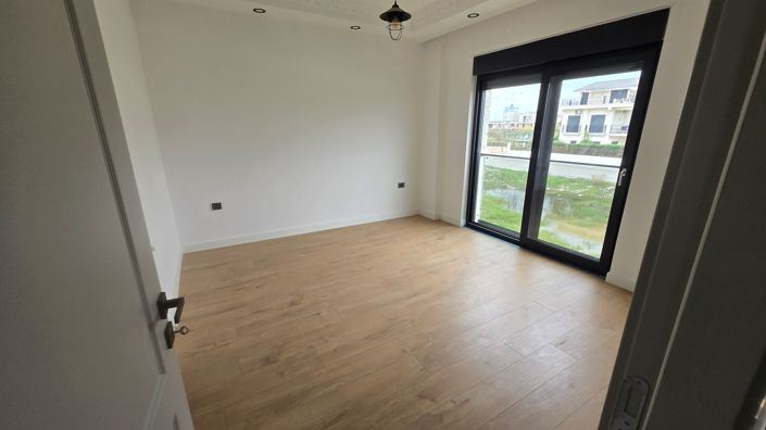 Image No.9-5 Bed Villa for sale
