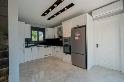 Glamorous Villa For Sale In Belek With Luxury Private Facilities - Fully fitted kitchen with appliances