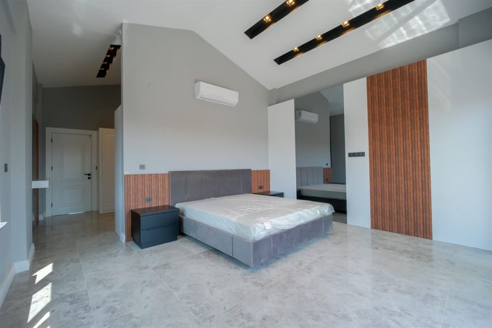 Image No.19-4 Bed Villa for sale
