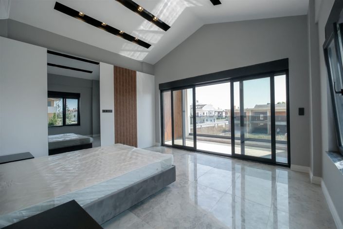 Image No.20-4 Bed Villa for sale