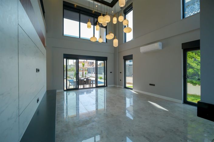Image No.8-4 Bed Villa for sale