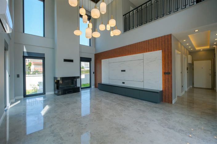 Image No.9-4 Bed Villa for sale
