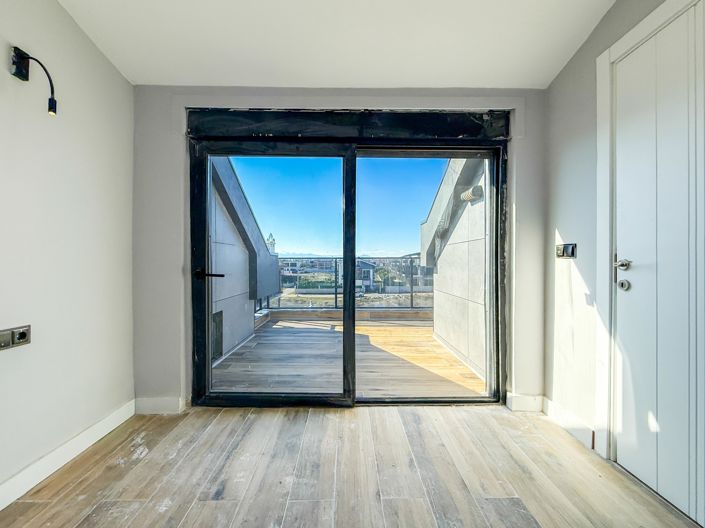 Image No.17-2 Bed Apartment for sale