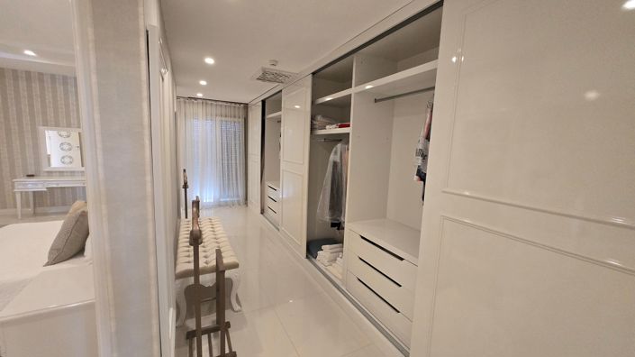 Image No.10-5 Bed Villa for sale