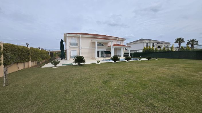 Image No.2-5 Bed Villa for sale