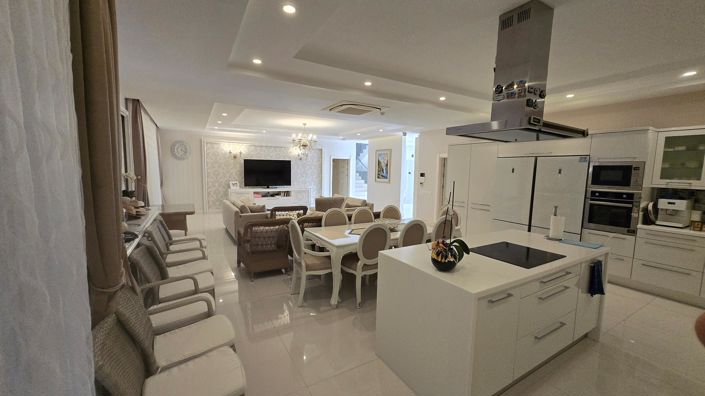 Image No.7-5 Bed Villa for sale