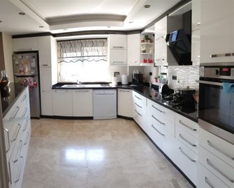 Charming Villa For Sale In Antalya - Large fully fitted kitchen