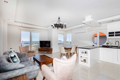 Sea & Castle View Alanya Penthouse For Sale - Spacious, open-plan living space