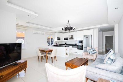 Sea & Castle View Alanya Penthouse For Sale - From the lounge to the kitchen, fully furnished