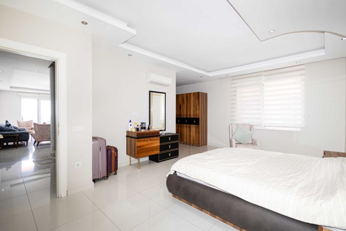 Image No.17-4 Bed Penthouse for sale