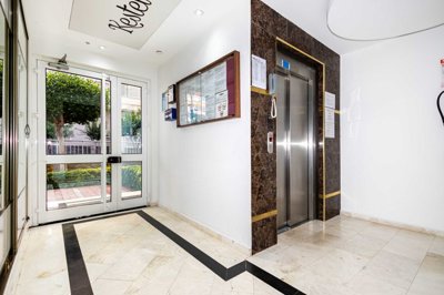 Sea & Castle View Alanya Penthouse For Sale - Elevators to all floors