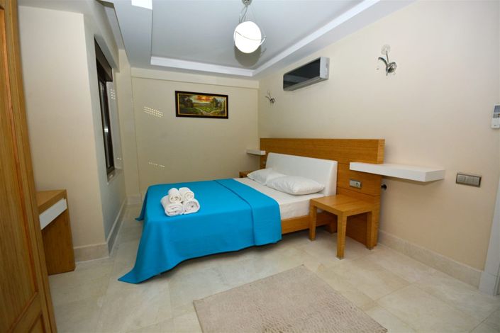 Image No.18-4 Bed Villa for sale
