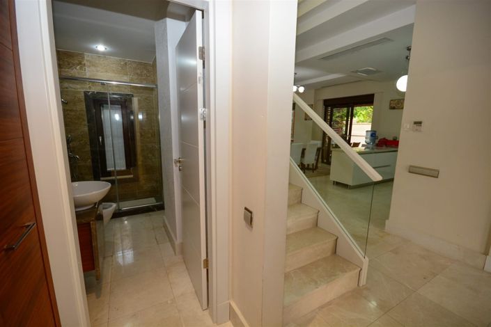 Image No.7-4 Bed Villa for sale