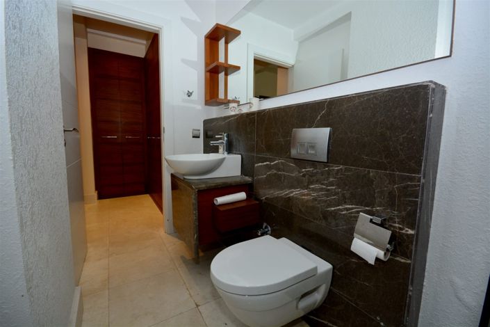Image No.8-4 Bed Villa for sale