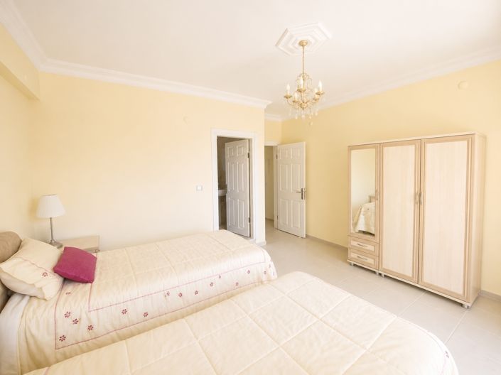 Image No.11-3 Bed Apartment for sale