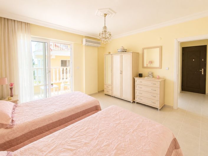Image No.16-3 Bed Apartment for sale