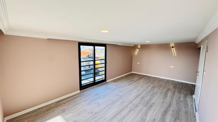 Image No.5-4 Bed Apartment for sale