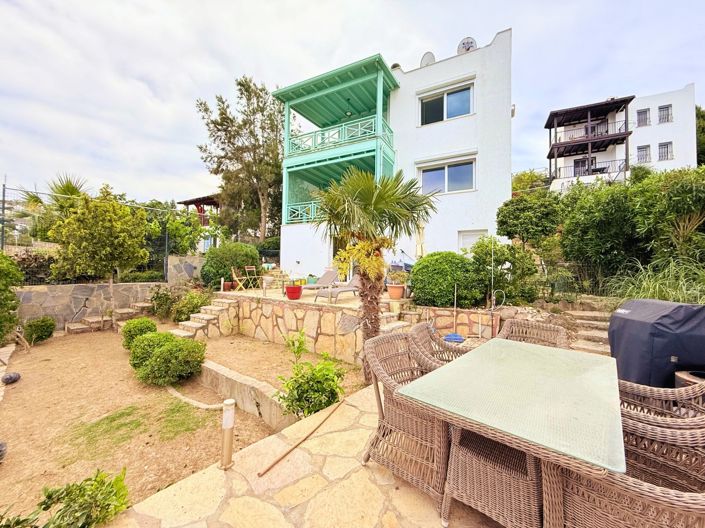 Image No.2-4 Bed Villa for sale