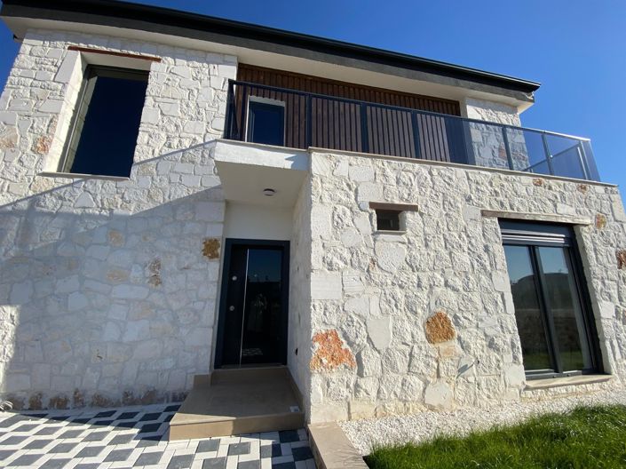 Image No.3-3 Bed Villa for sale