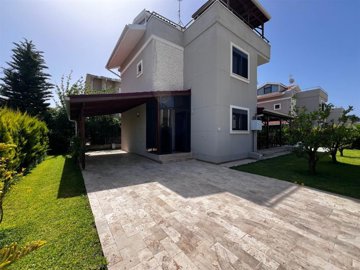 Appealing Villa For Sale in Antalya - Drive way for secure parking