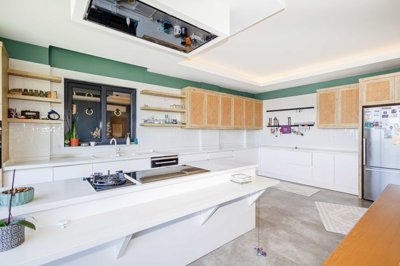 Idyllic Nature View Alanya Villa For Sale - Fully fitted kitchen with built-in Siemens appliances
