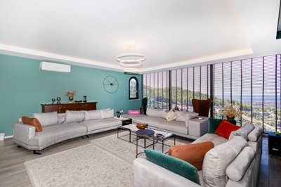 Idyllic Nature View Alanya Villa For Sale - Spacious sea view lounge