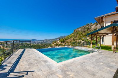 Idyllic Nature View Alanya Villa For Sale - Large sea view sun terraces