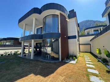 Outstanding Dalaman Property For Sale - Private garden surrounding the villa