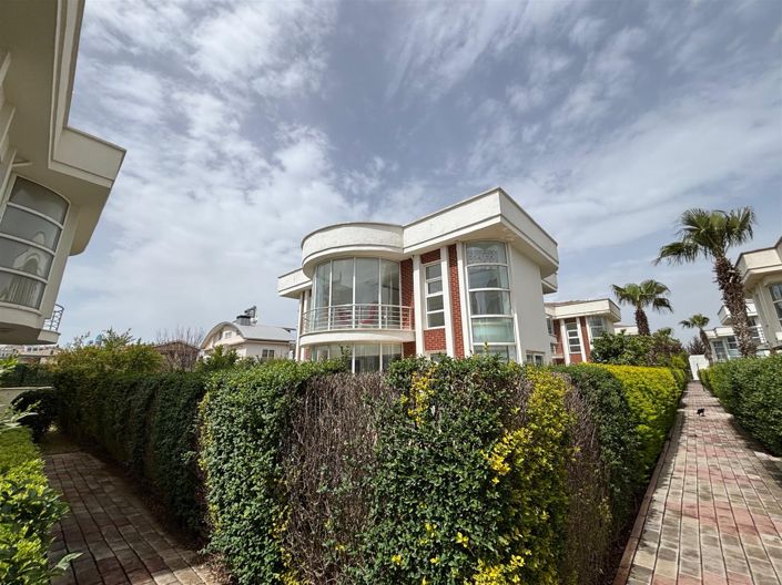 Image No.4-4 Bed Villa for sale