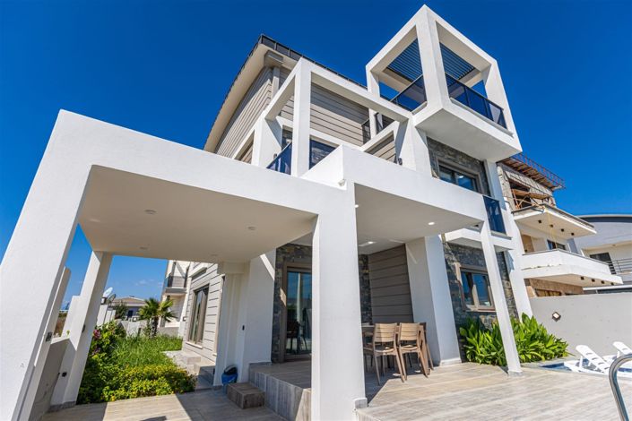 Image No.3-4 Bed Villa for sale