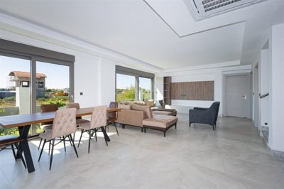 Superb Property For Sale In Belek With Spa Facilities - Dining area and lounge