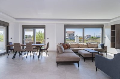 Superb Property For Sale In Belek With Spa Facilities - Huge windows for natural light