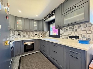Exquisite Semi-Detached Yalikavak Villa For Sale - Stunning generously sized kitchen