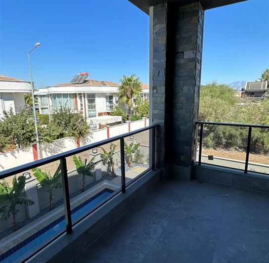 Image No.15-4 Bed Villa for sale