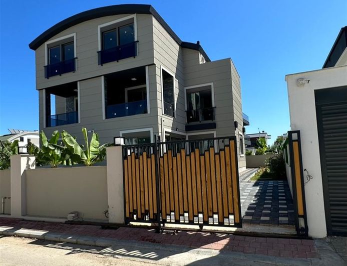 Image No.4-4 Bed Villa for sale