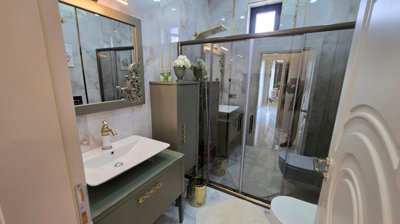 Impeccable Villa With A Private Pool & Garden For Sale in Belek, Antalya - Luxury bathroom