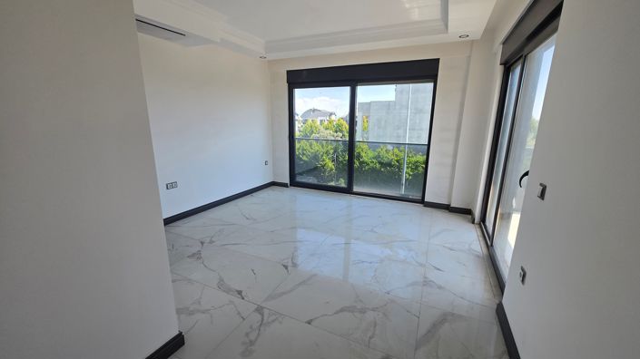 Image No.11-4 Bed Villa for sale