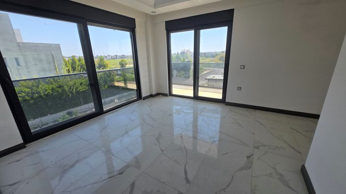 Image No.12-4 Bed Villa for sale