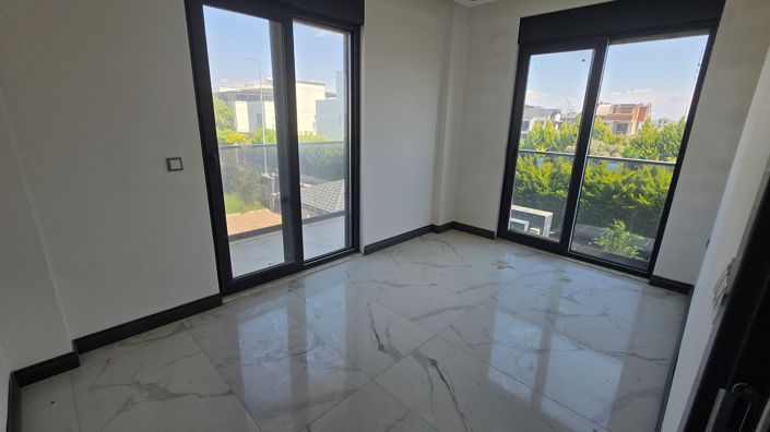 Image No.15-4 Bed Villa for sale