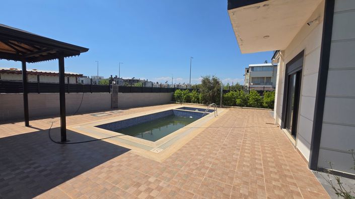 Image No.4-4 Bed Villa for sale