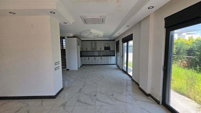 Image No.6-4 Bed Villa for sale