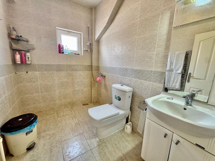 Image No.11-7 Bed Villa for sale