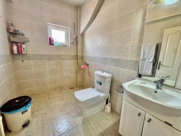 Dream Villa In Uzumlu, Fethiye For Sale - Large bathroom