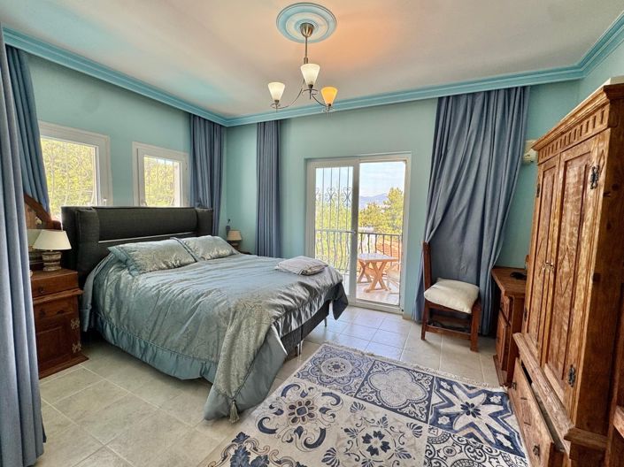 Image No.12-7 Bed Villa for sale