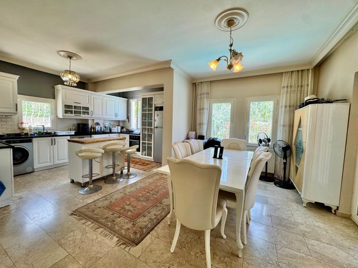 Image No.5-7 Bed Villa for sale