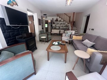 Beautiful Villa For Sale In Tranquil Dalyan - Lounge to the staircase