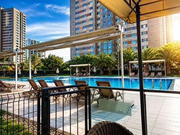 Renovated Asian Istanbul Property For Sale - Communal pool and social sunbathing terraces